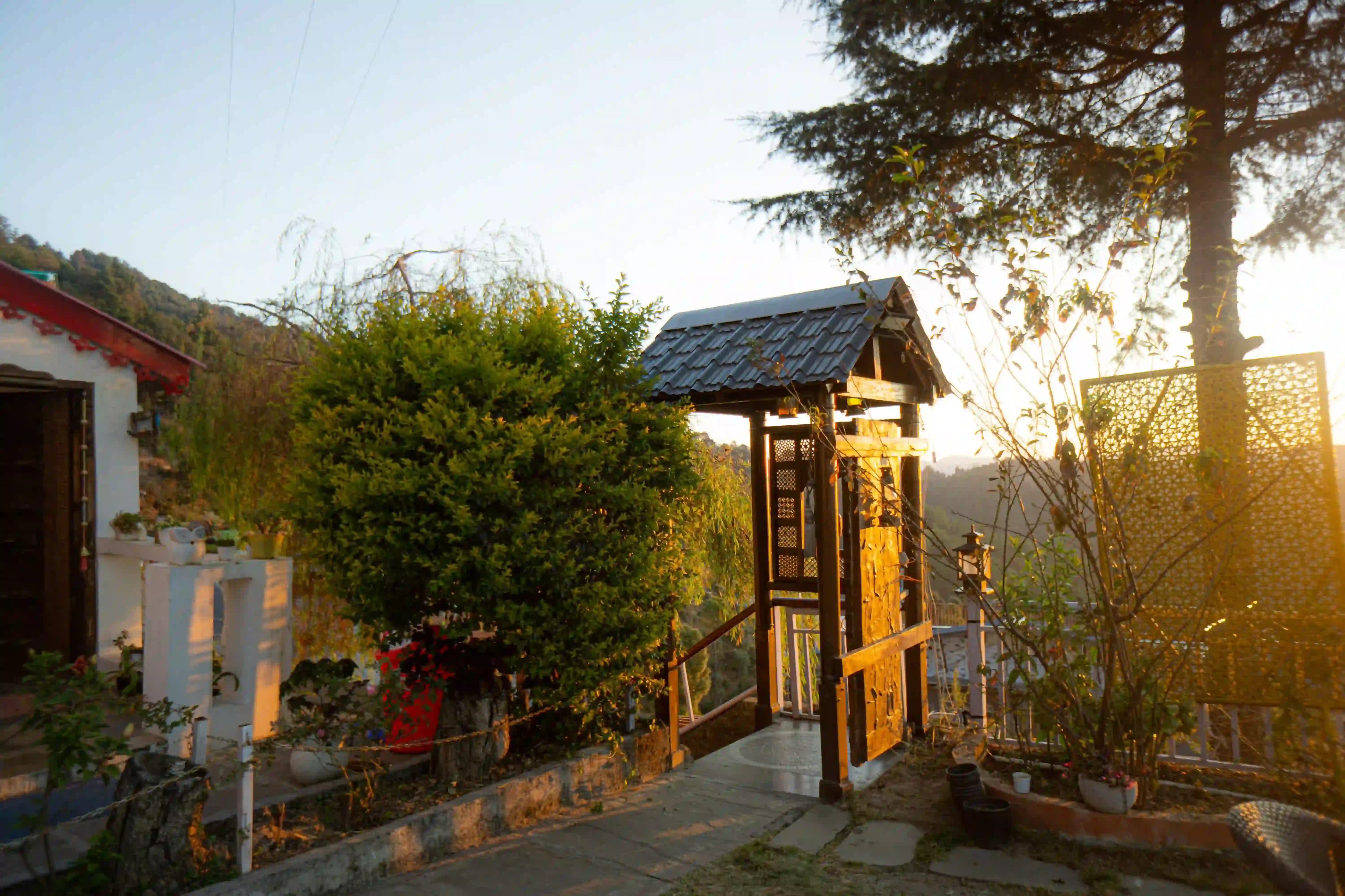 Panoramic view of the Himalayan mountains from Stone Heritage homestay in Mukteshwar