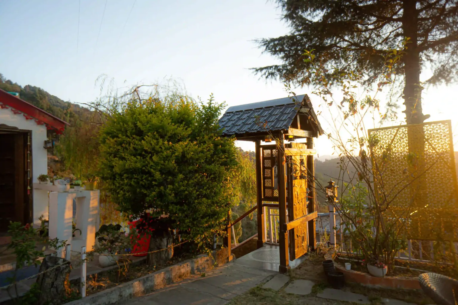 Panoramic view of the Himalayan mountains from Stone Heritage homestay in Mukteshwar